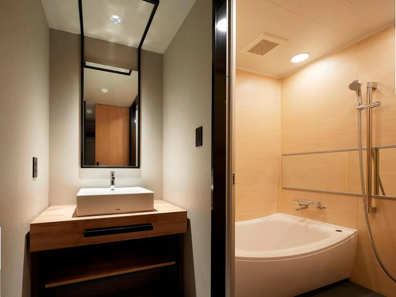***  Hotel Androoms Shin-Osaka Giappone